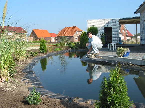 Schwimmteich am Haus mit Schwimmteichfolie Schiwmmteich Folie  zum Schwimmteich bau